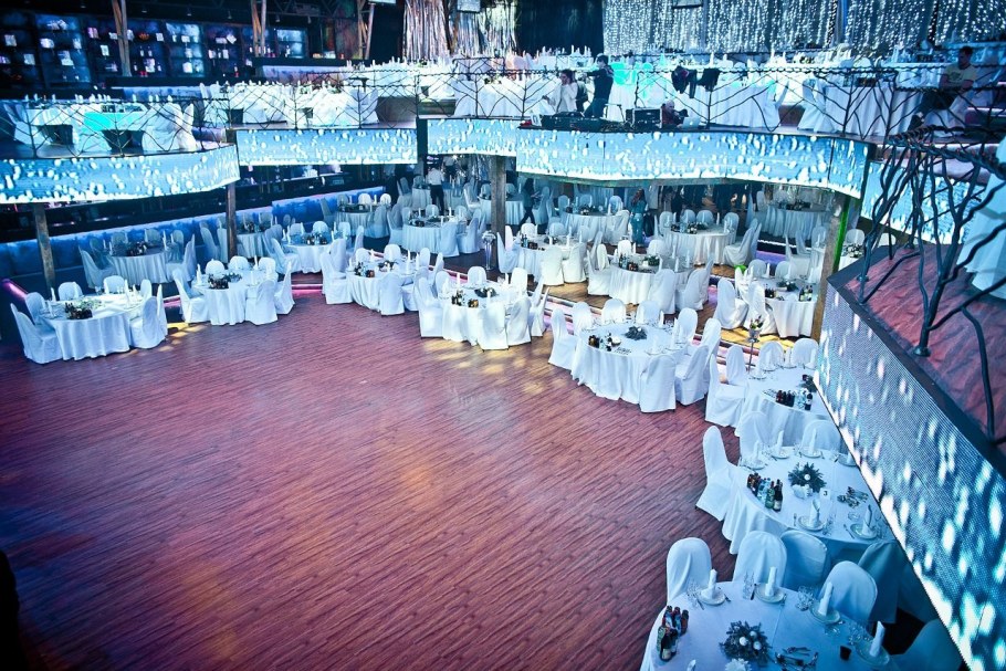 Известия Hall вместимость