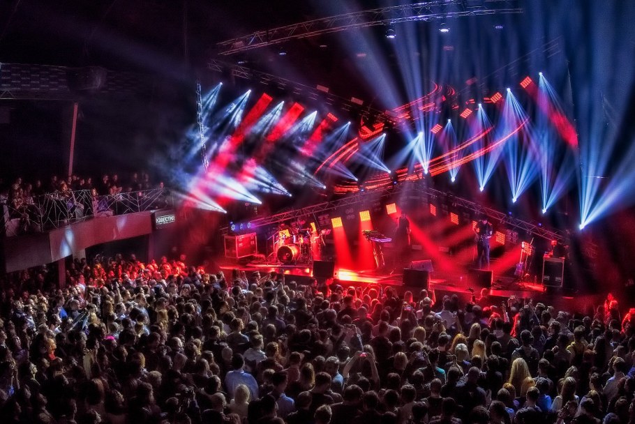 Известия Холл концерт