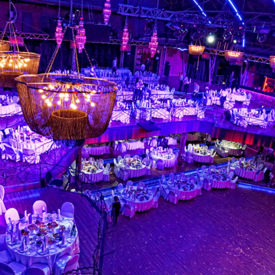 Известия Холл концертный зал