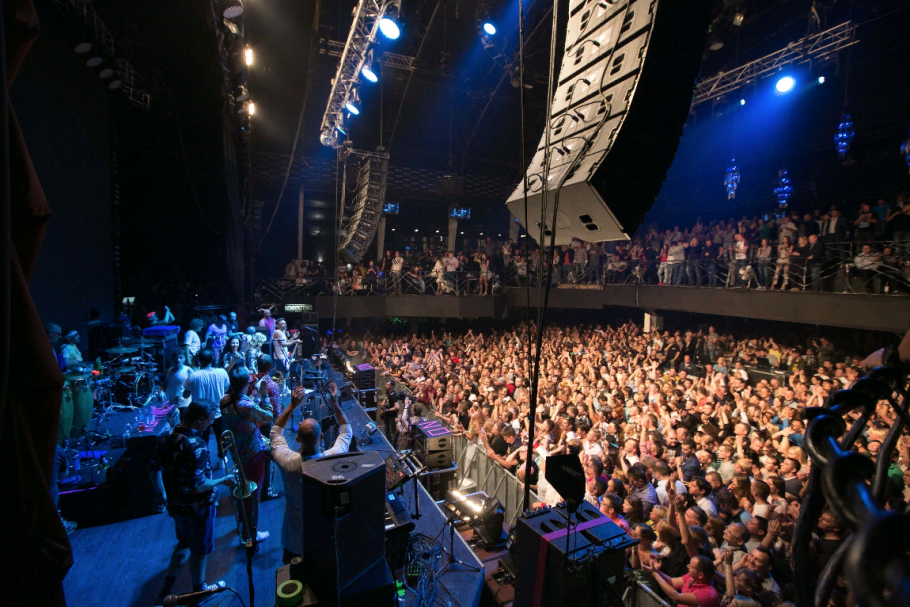 Известия Холл концертный зал