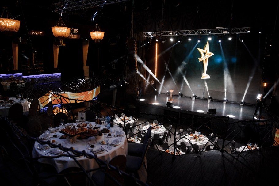 Пушкинская площадь дом 5 Известия Холл