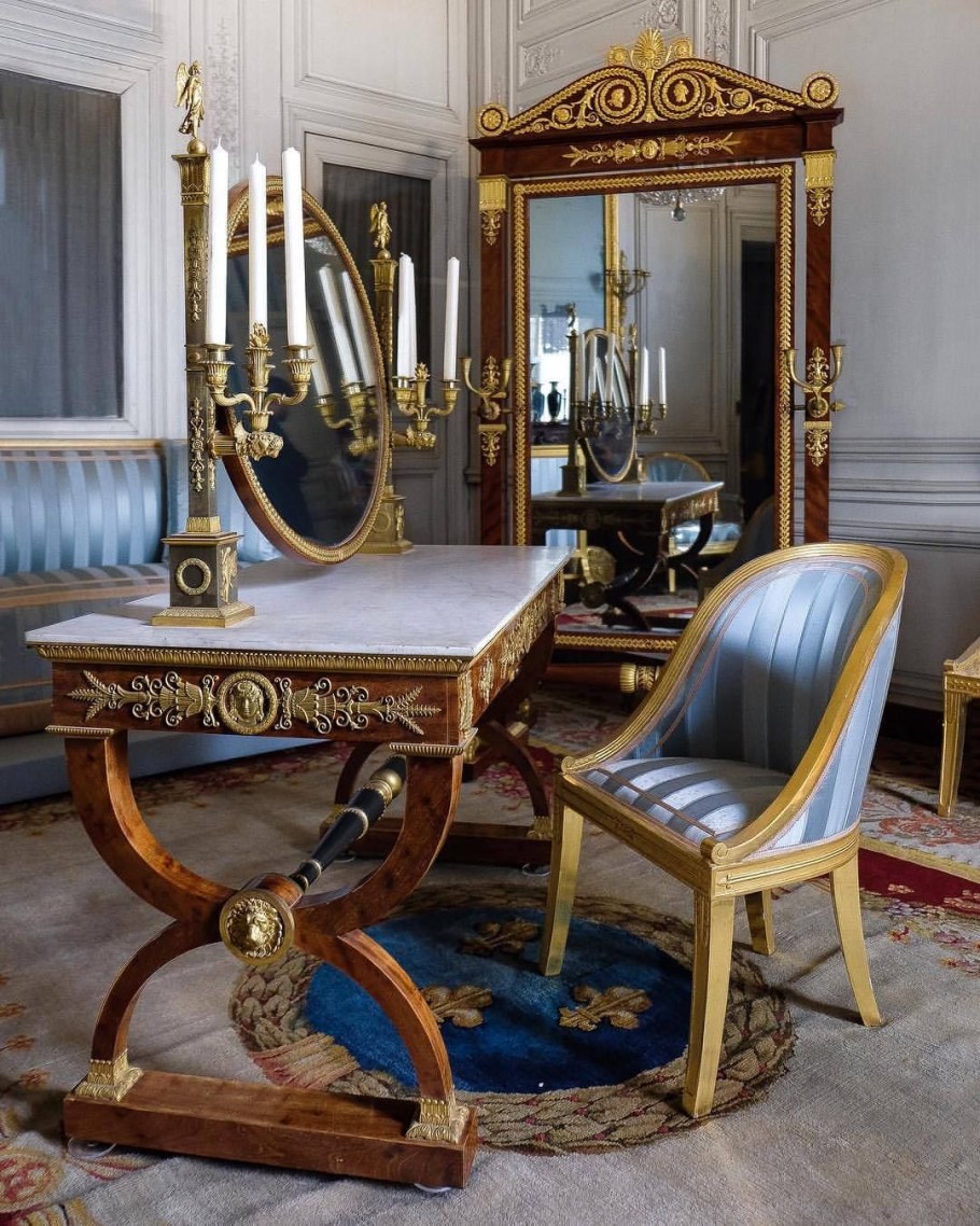 Мебель и декор в стиле Ампир