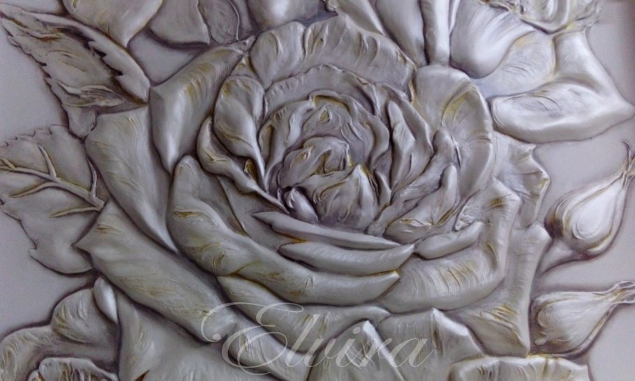 Барельеф розы