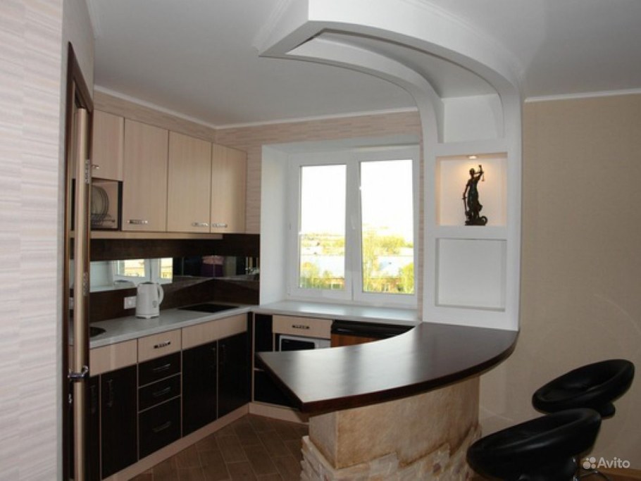 Барная стойка в квартире панельного дома