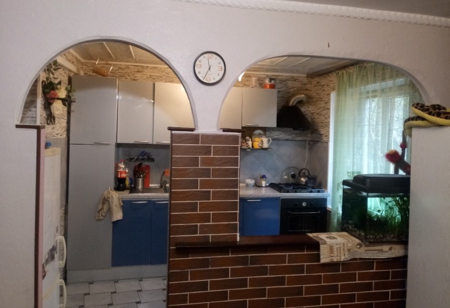 Перегородка вместо двери в кухню