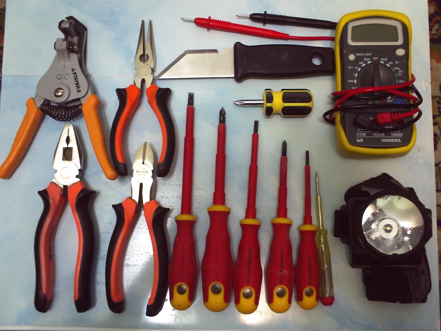 Инструмент электрика