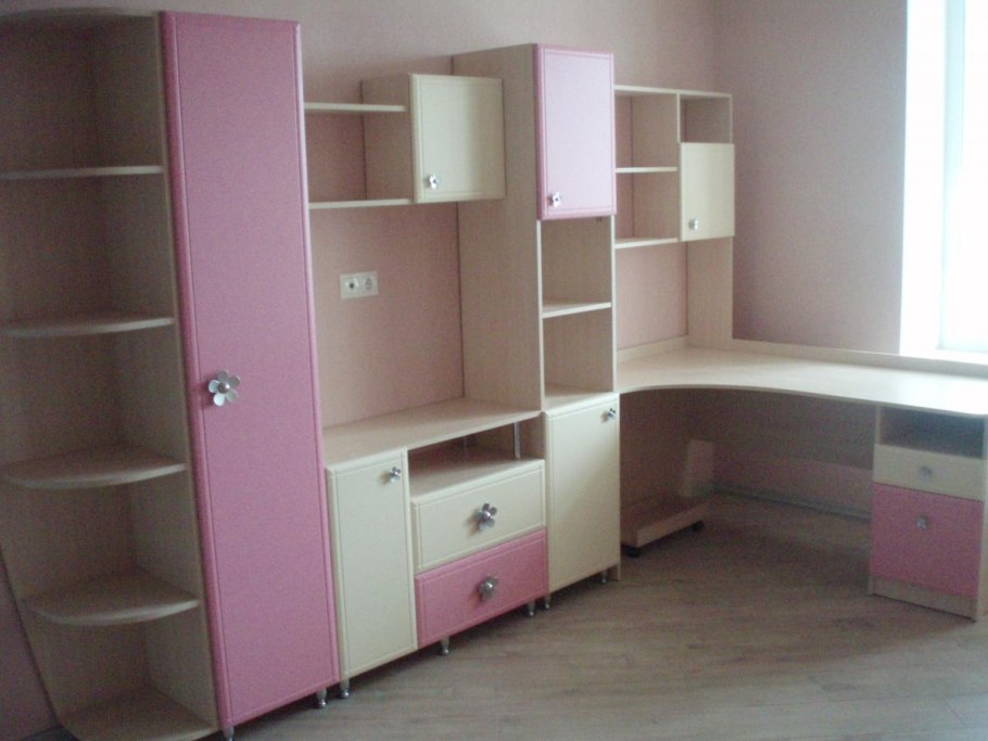 Угловая детская стенка