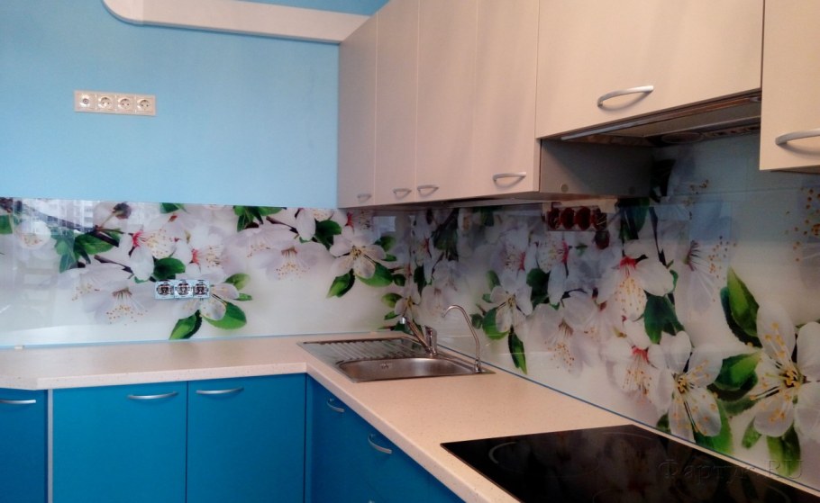 Стеклянная панель для кухни