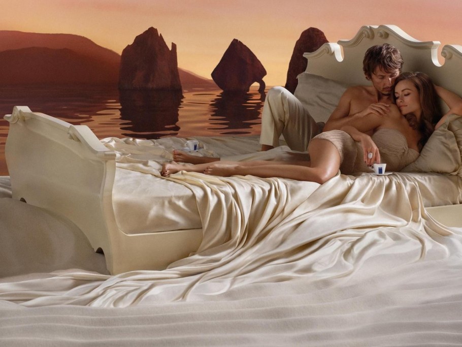 Мужчина и женщина в постели