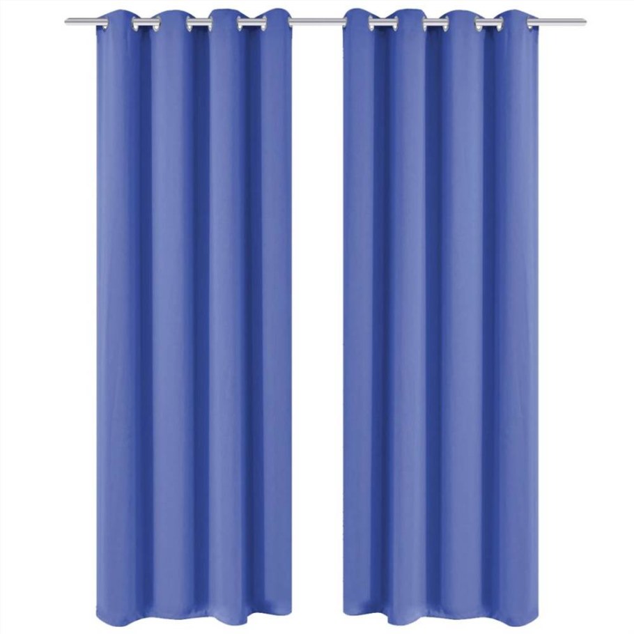 Серые шторы на белом фоне