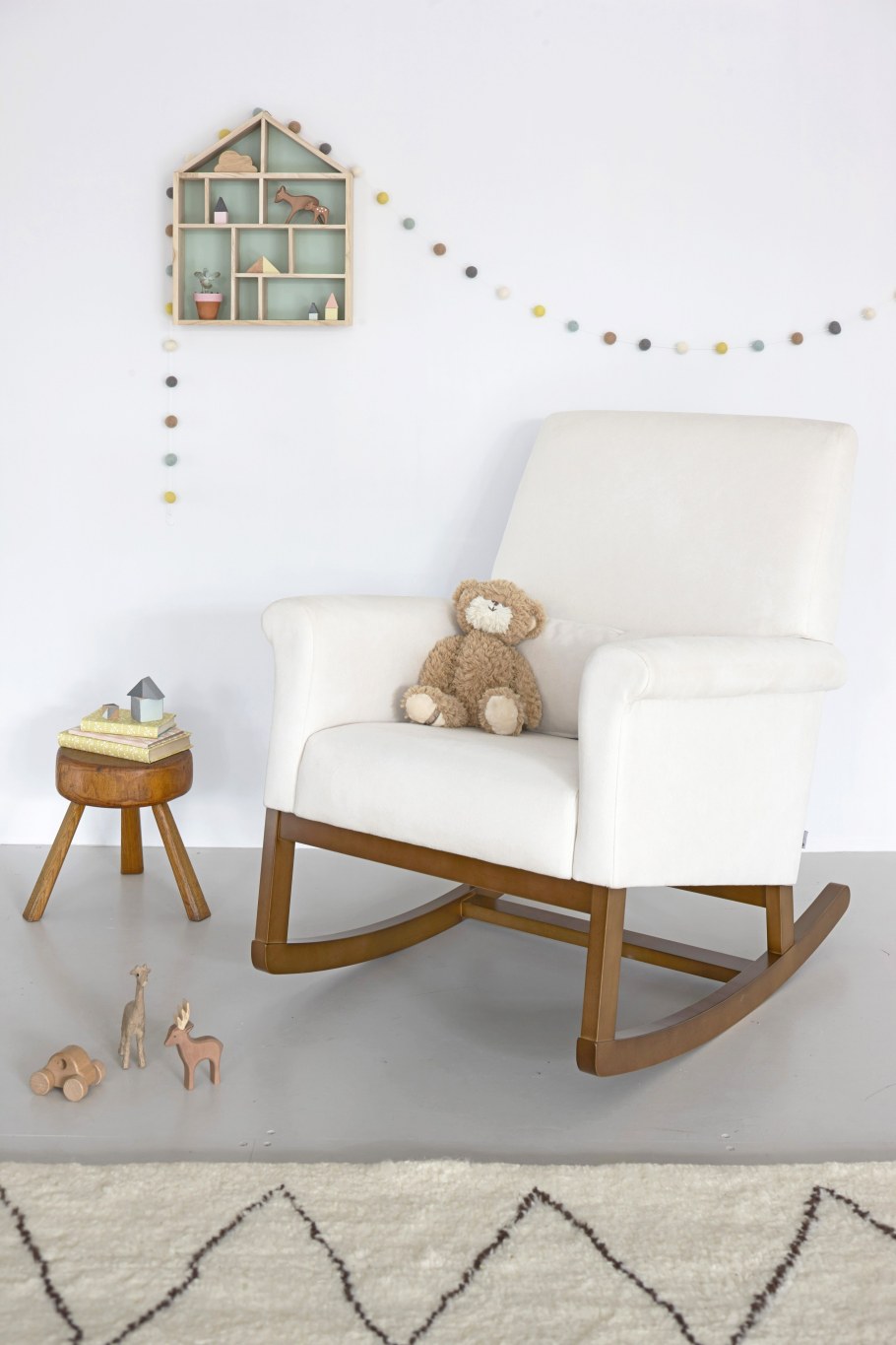 Кресло качалка в интерьере детской