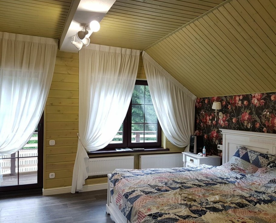 Шторы на скошенные окна