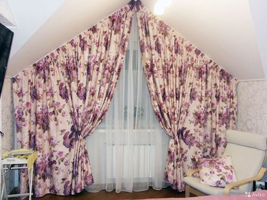 Шторы на мансарде