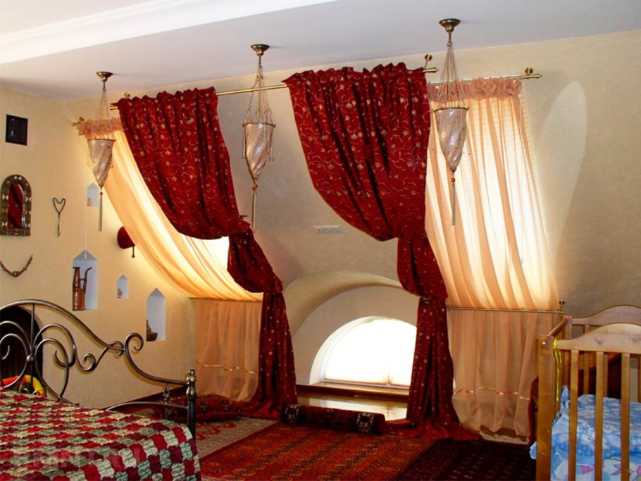 Шторы на мансарде