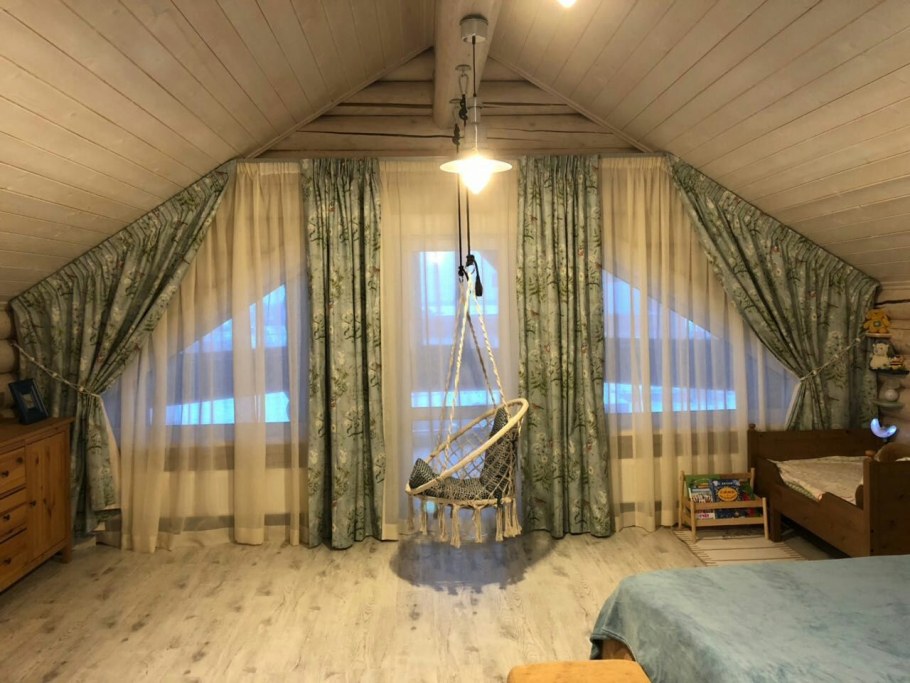 Шторы на скошенные окна