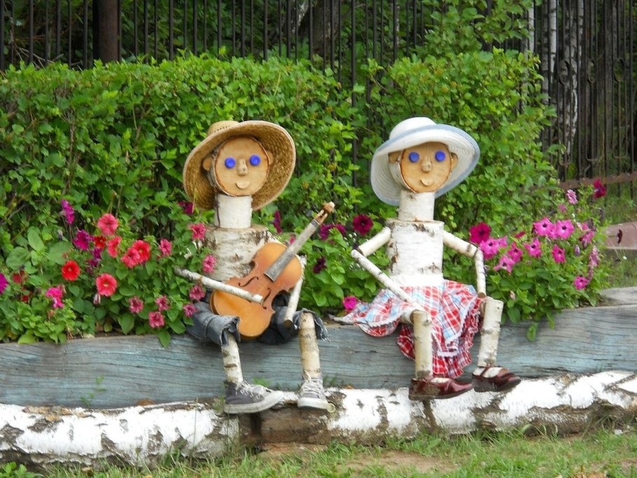 Фигурки из поленьев для дачи