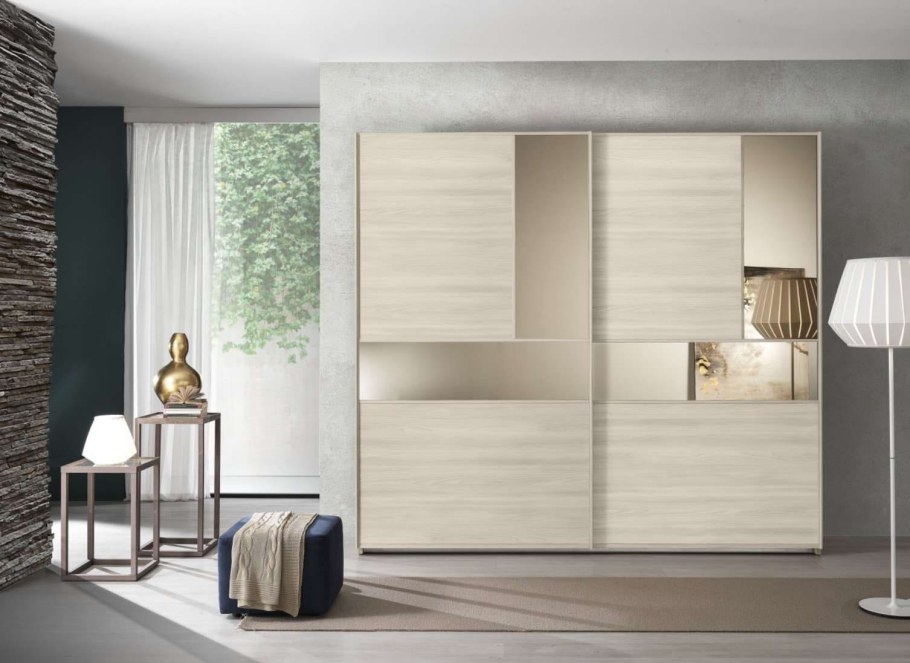 Шкаф бежевый