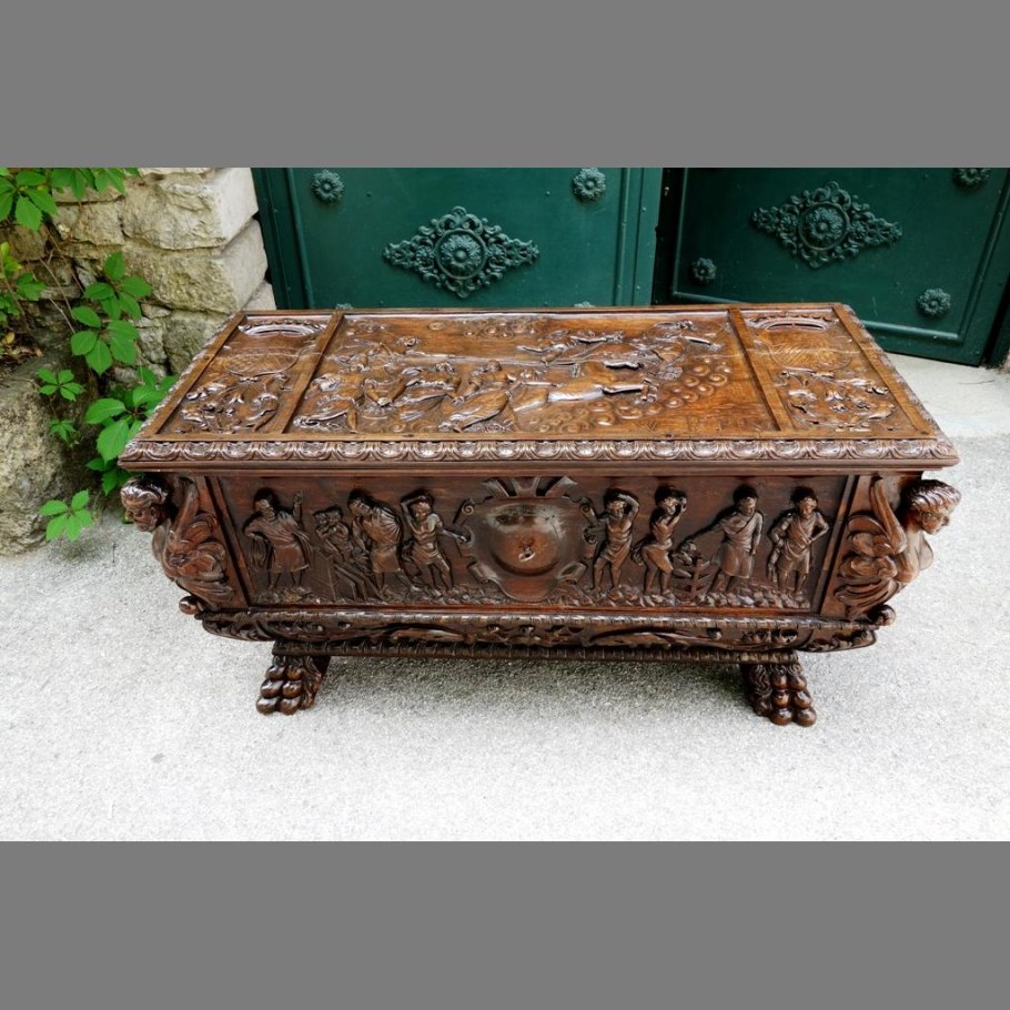 Старинная мебель