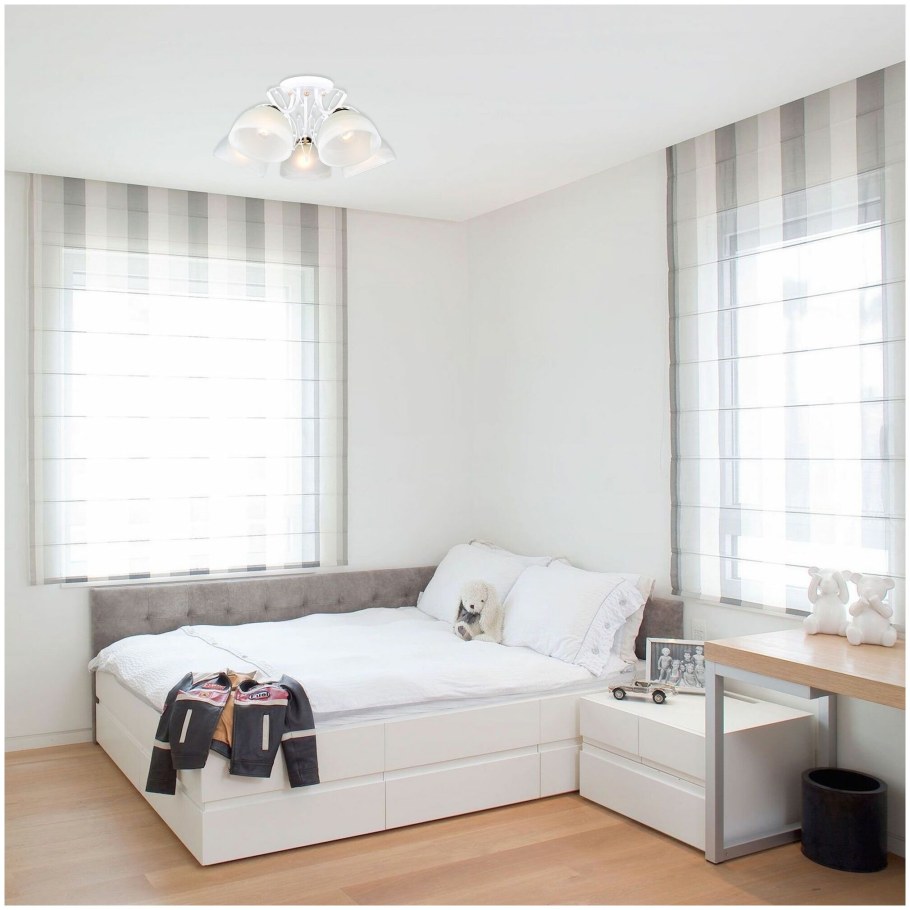 Угловой интерьер комнаты