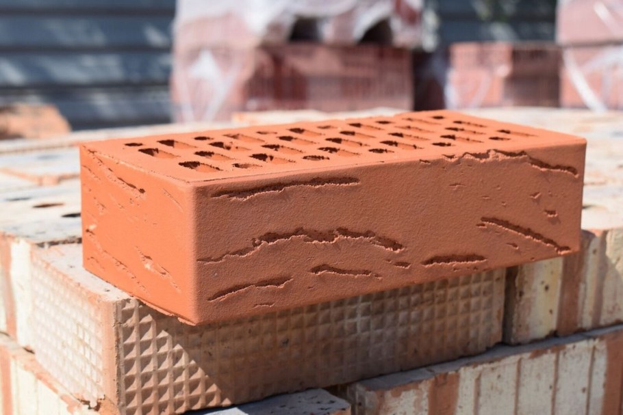 Магма красный антик