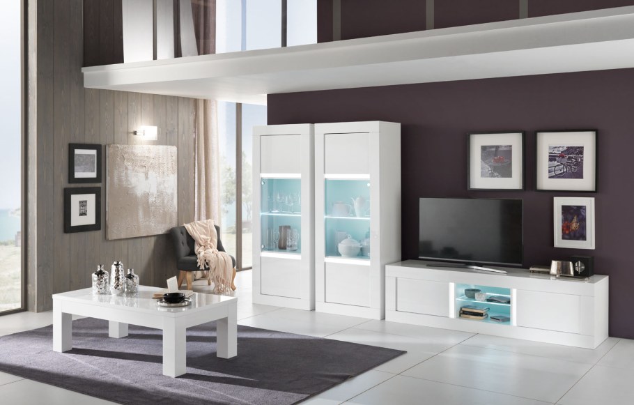 Модульные витрины в гостиную