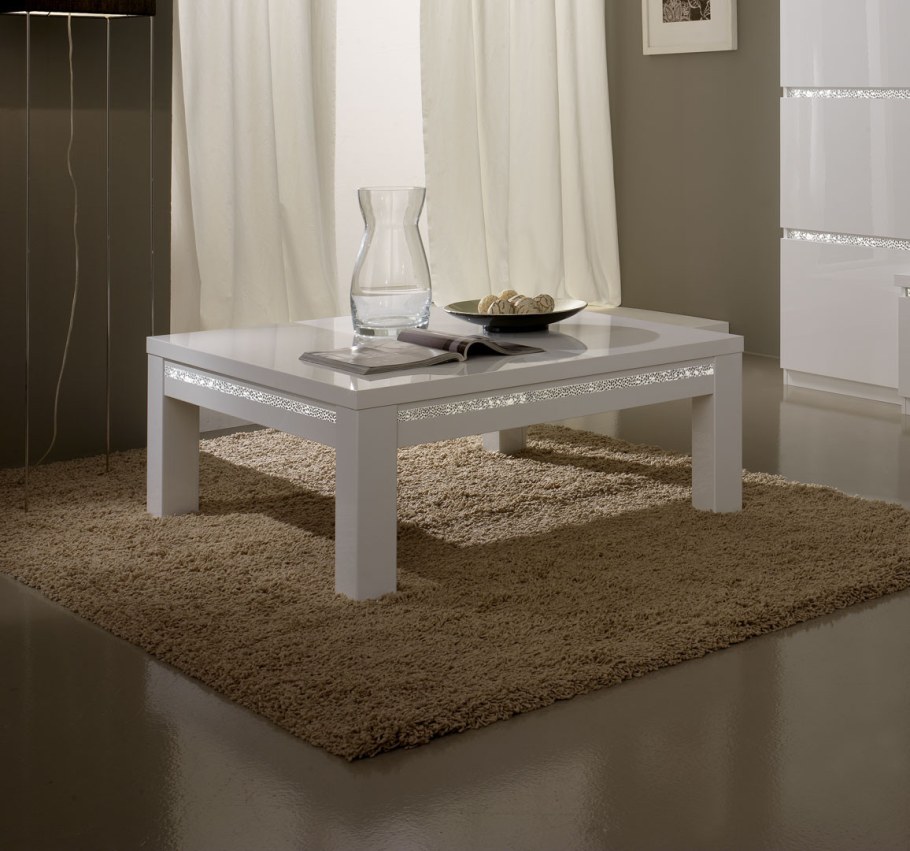 Журнальный столик серого цвета