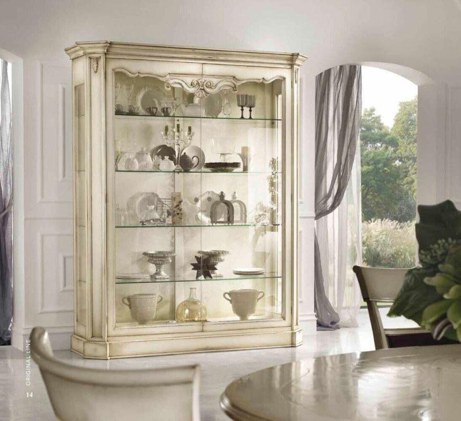 Витрина Неоклассика Италия