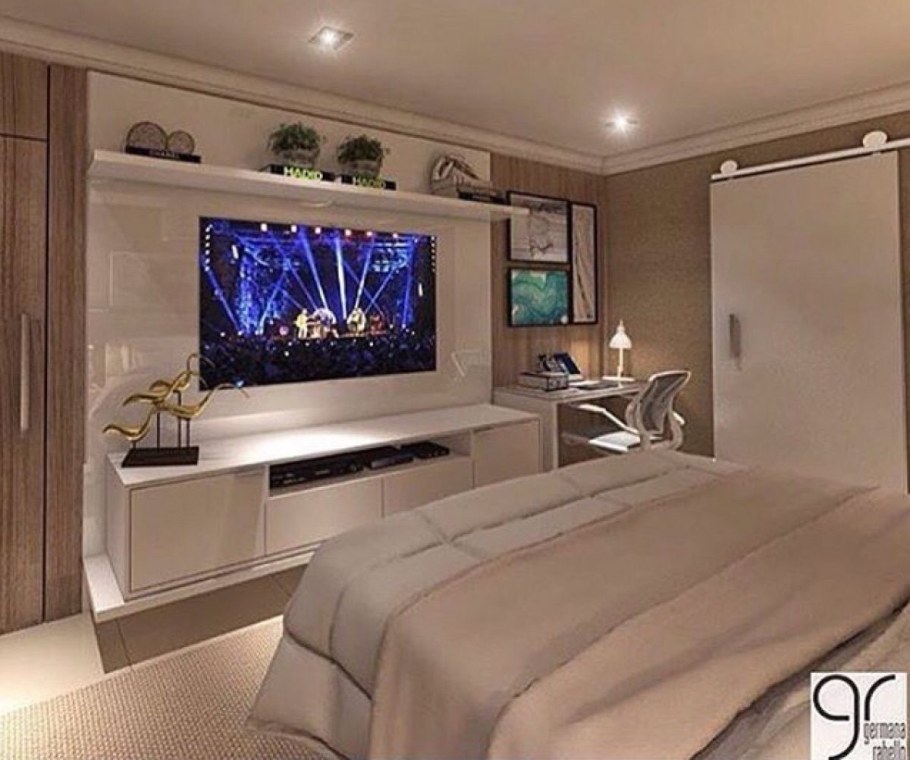 Телевизор в спальне