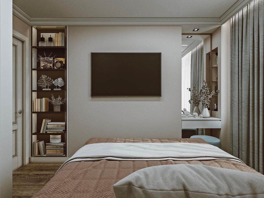 Небольшая спальня с телевизором