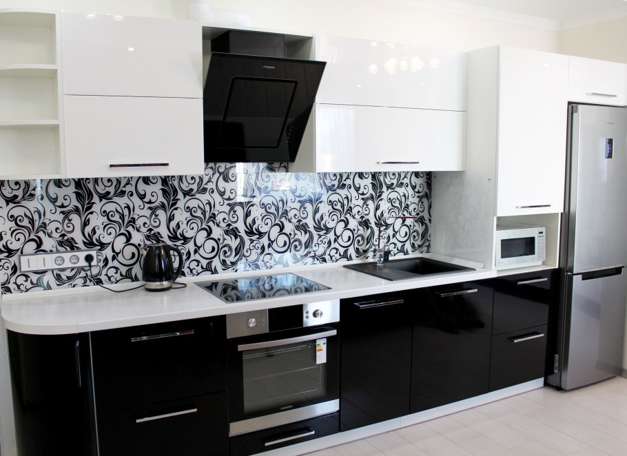 Фартук для черно белой кухни