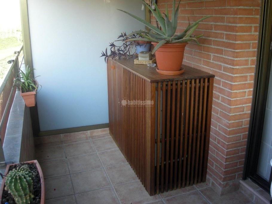 Кондиционер на лоджии декорирование