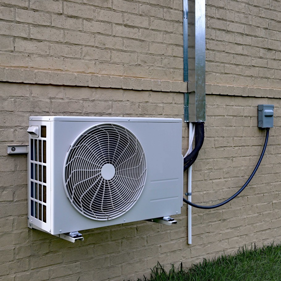 Кондиционер наружный блок вид сбоку