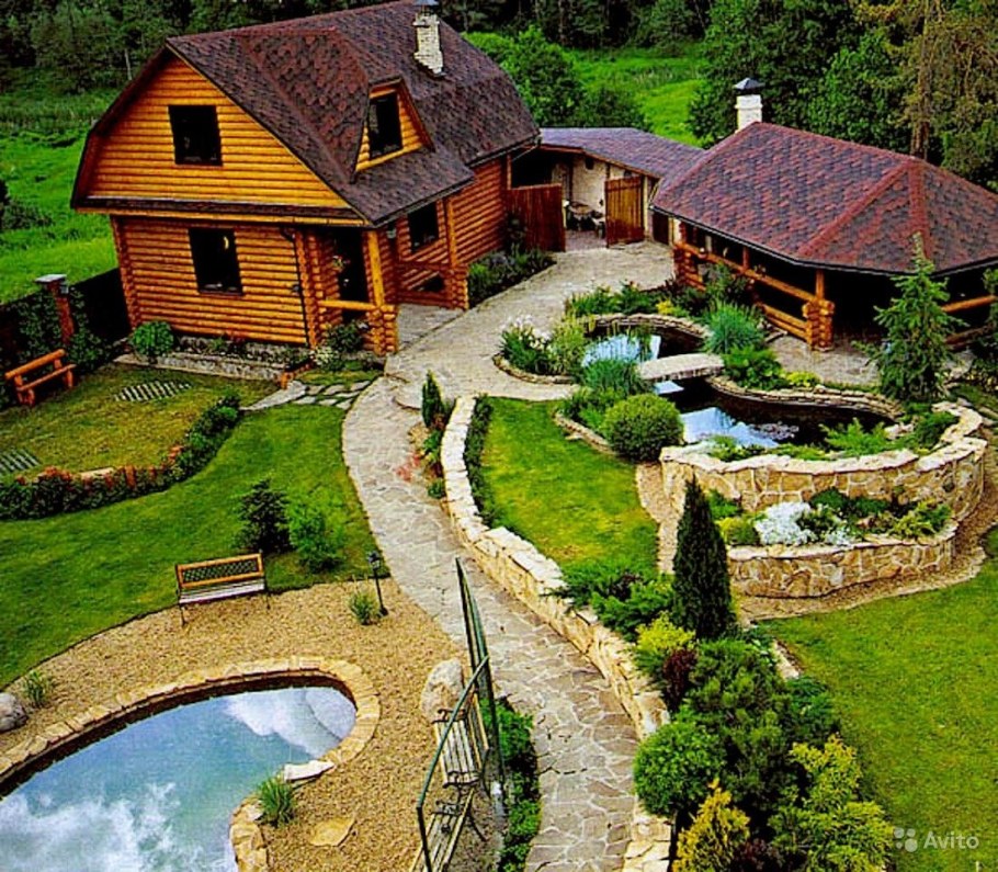 Красивый дом с участком