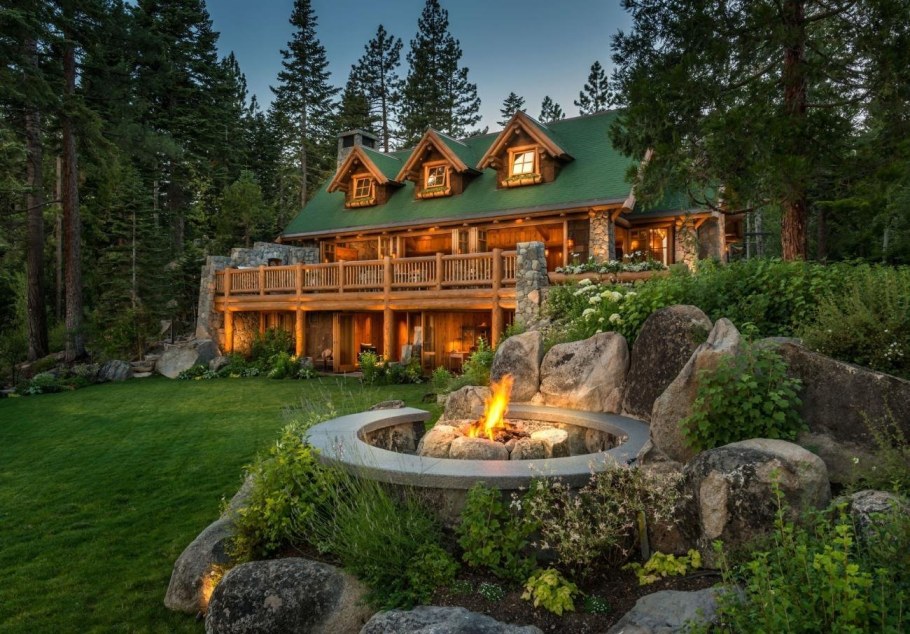 Особняки на берегу озера Тахо