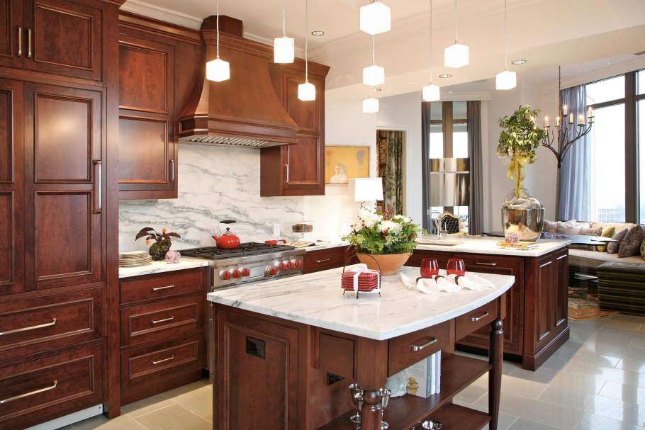Коричневые кухни