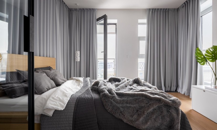 Серые шторы в спальне