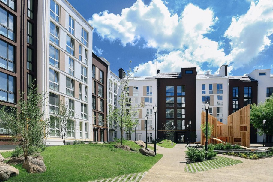 Двор жилого комплекса