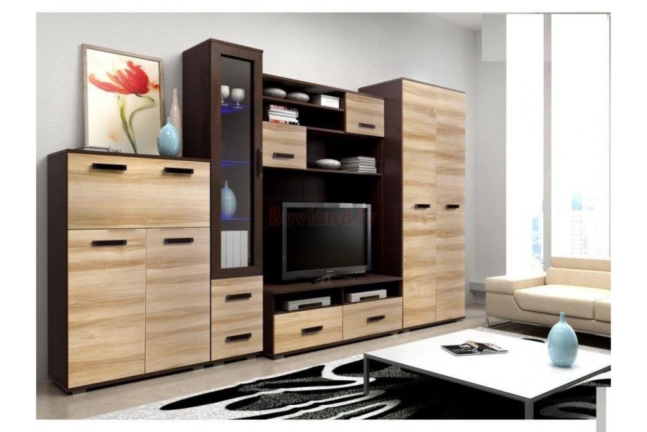 Гостиная с вместительным комодом