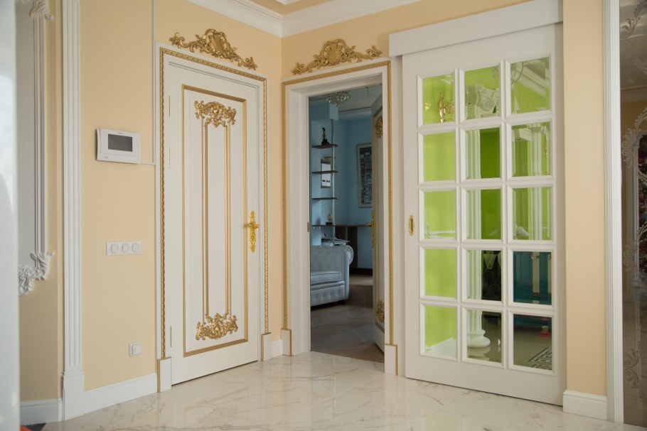 Двери классика со стеклом