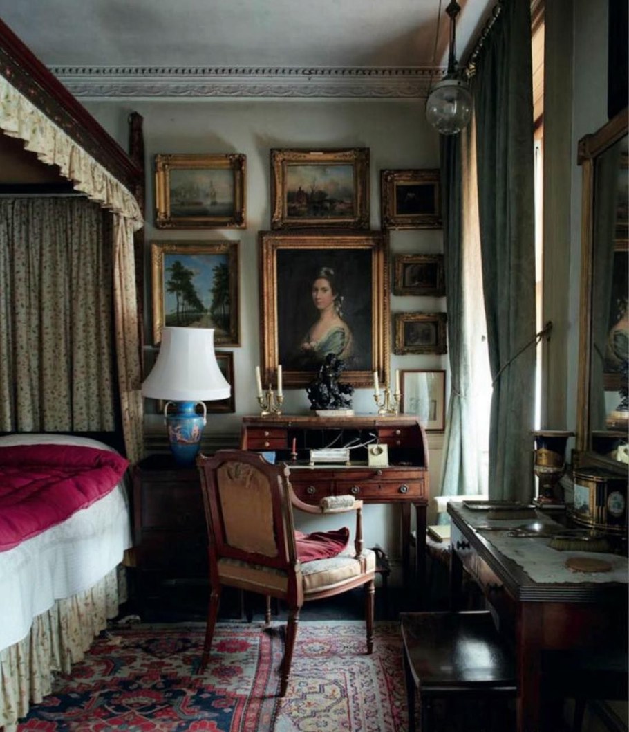 Спальня в Старом английском стиле