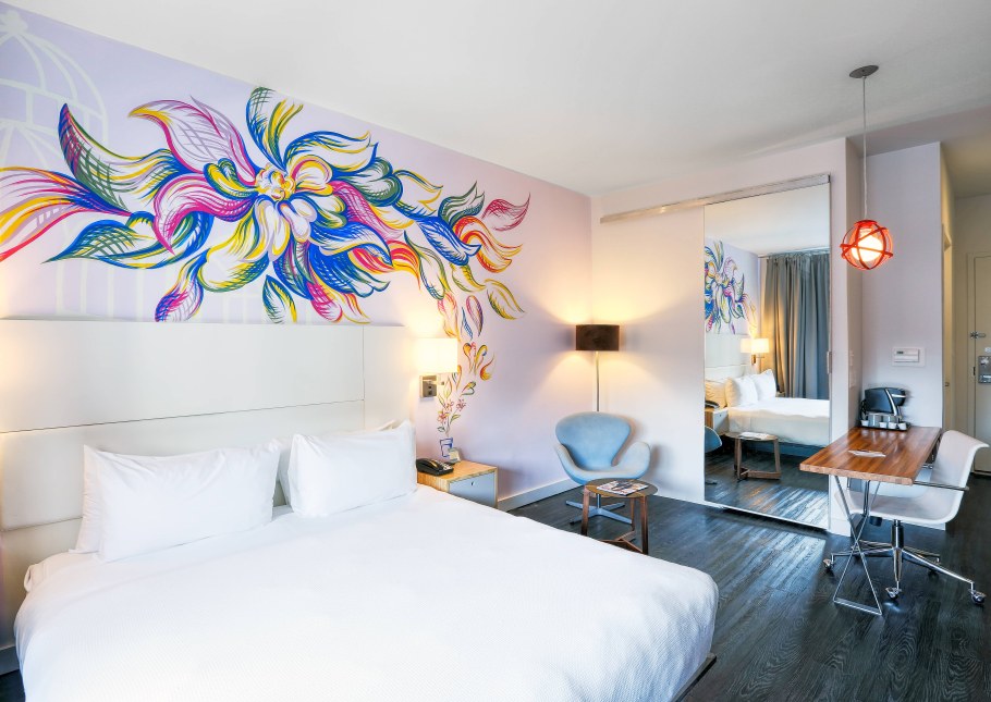 Роспись в современном интерьере