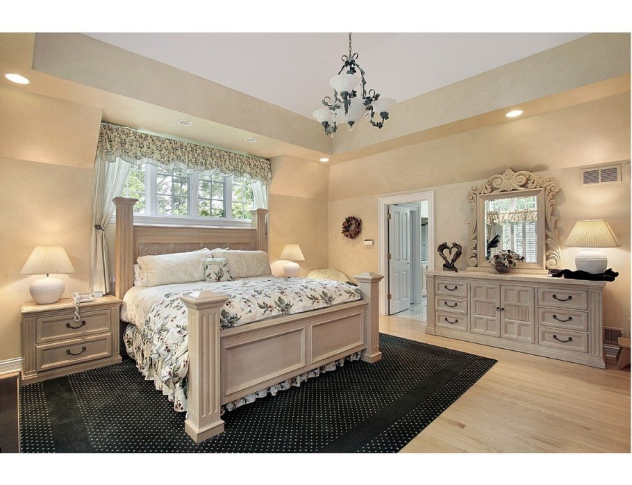 Спальня в бежевом цвете