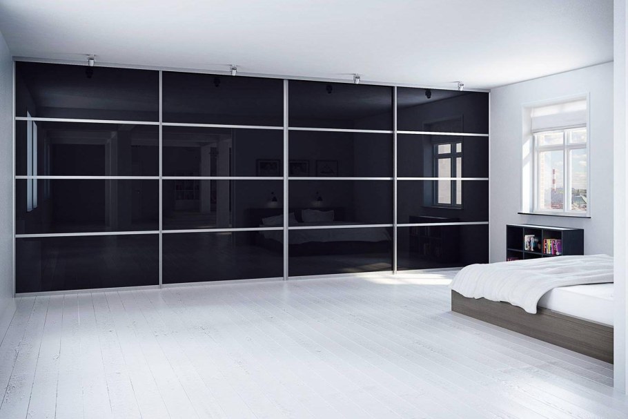 Шкаф во всю стену