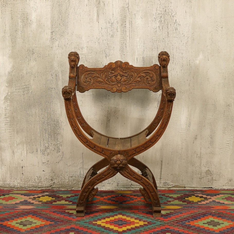 Курульное Императорское кресло