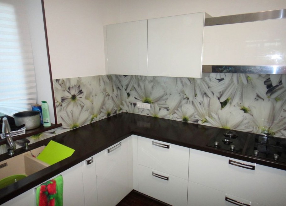 Фартук для кухни с цветами