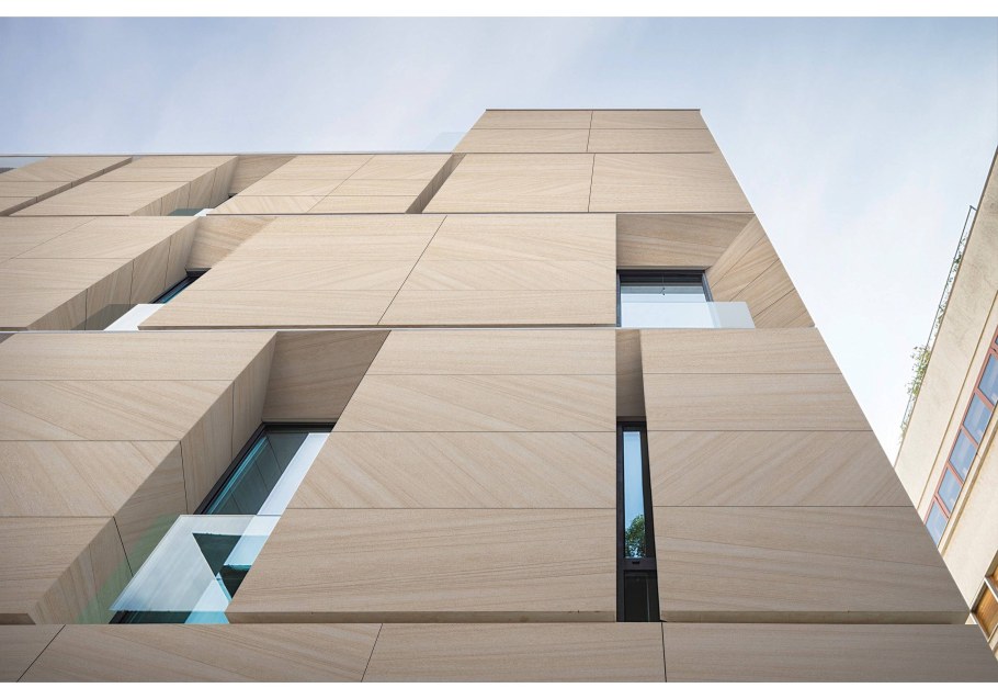 Здание из керамогранита