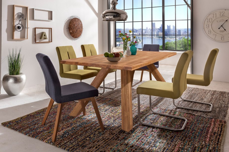 Стол обеденный массив