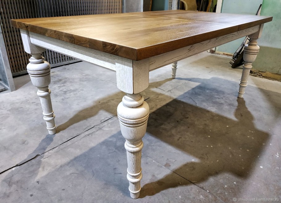 Стол из массива дуба