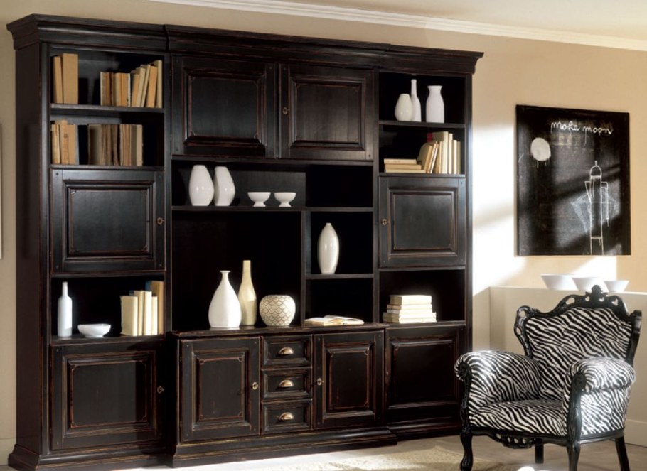 Итальянская стенка риомбини 1762 из массива