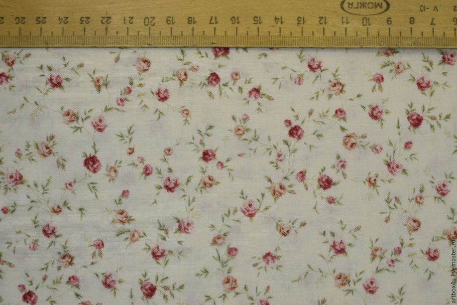 Ткань с мелкими розочками